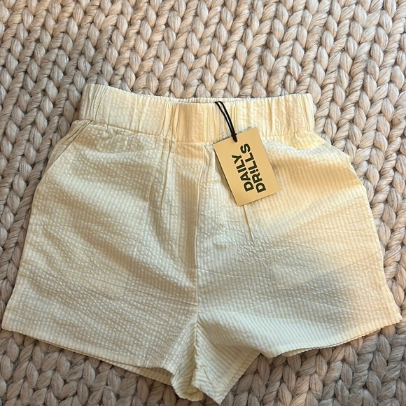 Daily Drills Pants - Daily Drills seersucker resort shorts SIZE small